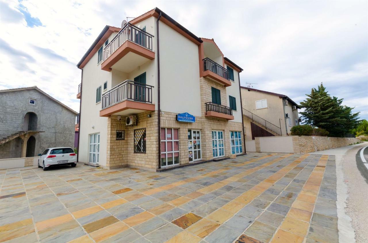 Apartments Karmen Primošten Exterior foto